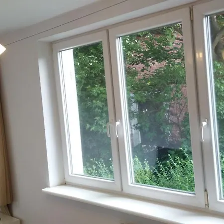 Wszedzie Blisko , Wysoki Parter