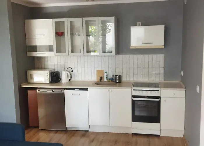 Wszędzie Blisko , Wysoki Parter